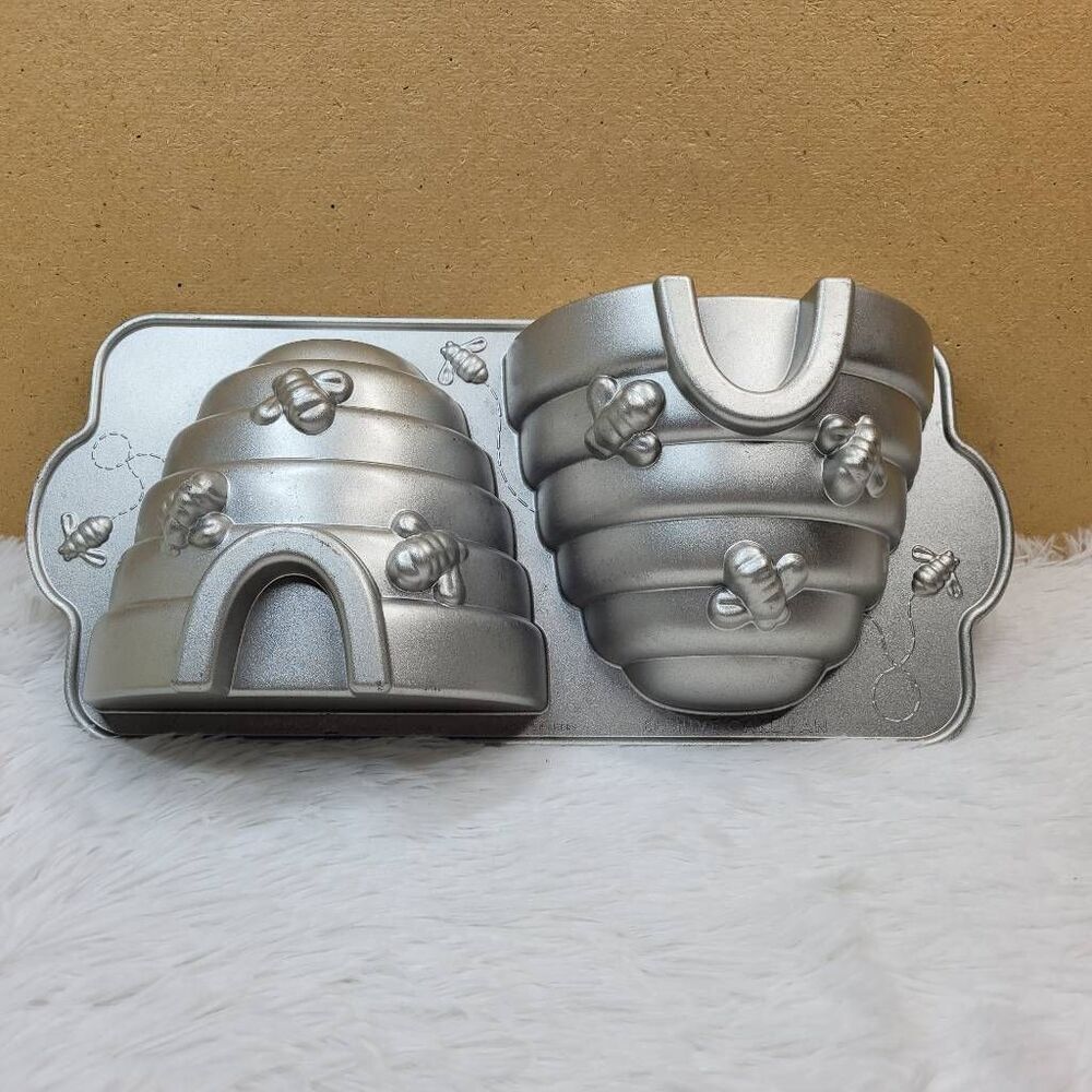 Nordic Ware Cast Aluminum Nonstick Beehive Cake Pan